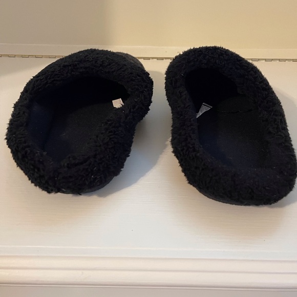 Black and gray woman’s slippers - Picture 7 of 7
